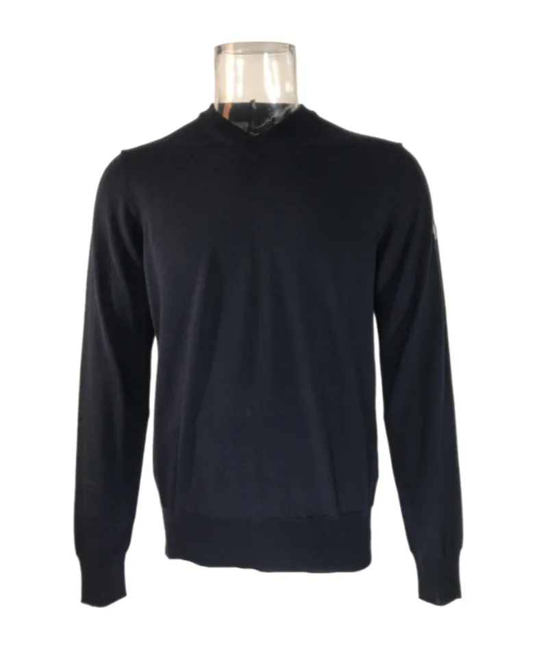 Small V-Neck Long-Sleeved Sweater