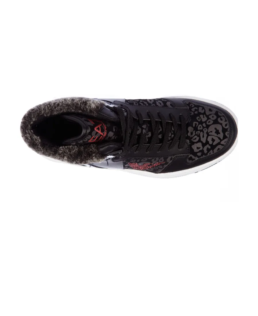 Logo Details Casual Sneakers