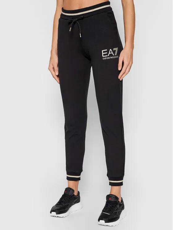 Logo Details Sports Suit