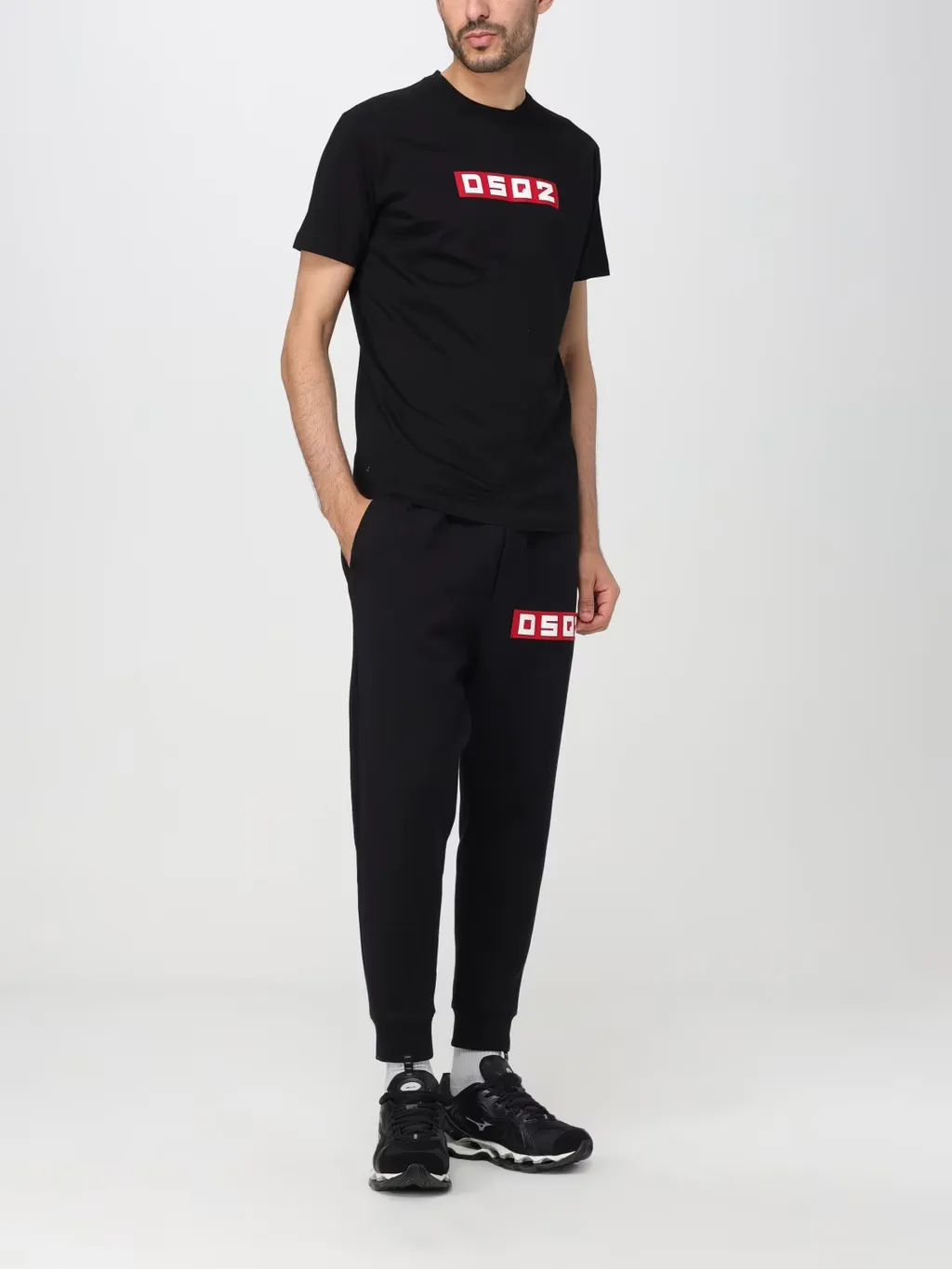 D2 Logo Patch Crewneck T-Shirt