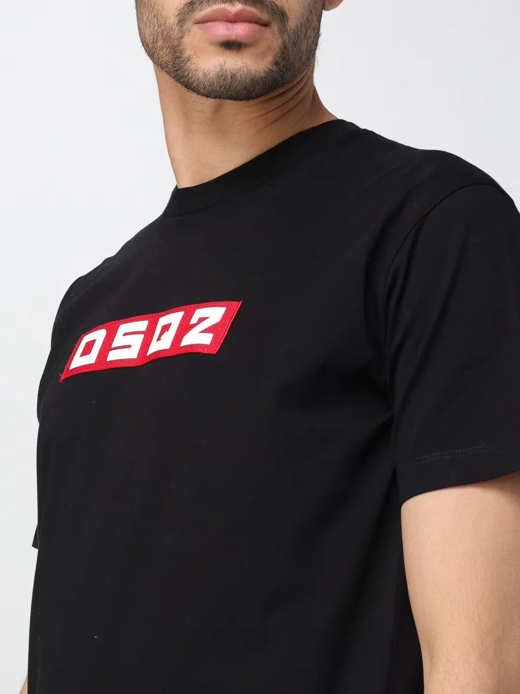 D2 Logo Patch Crewneck T-Shirt