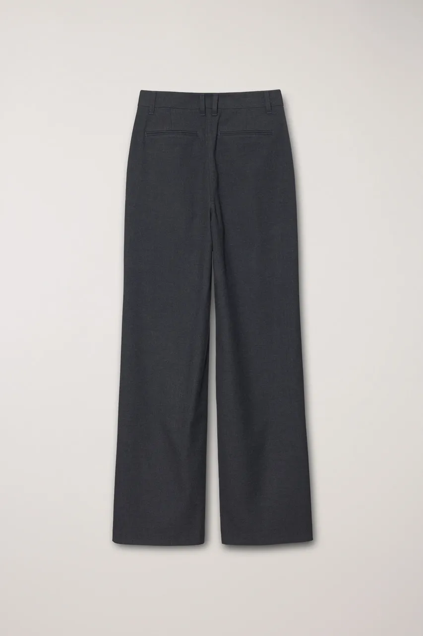 Double-Pleated Casual Trousers