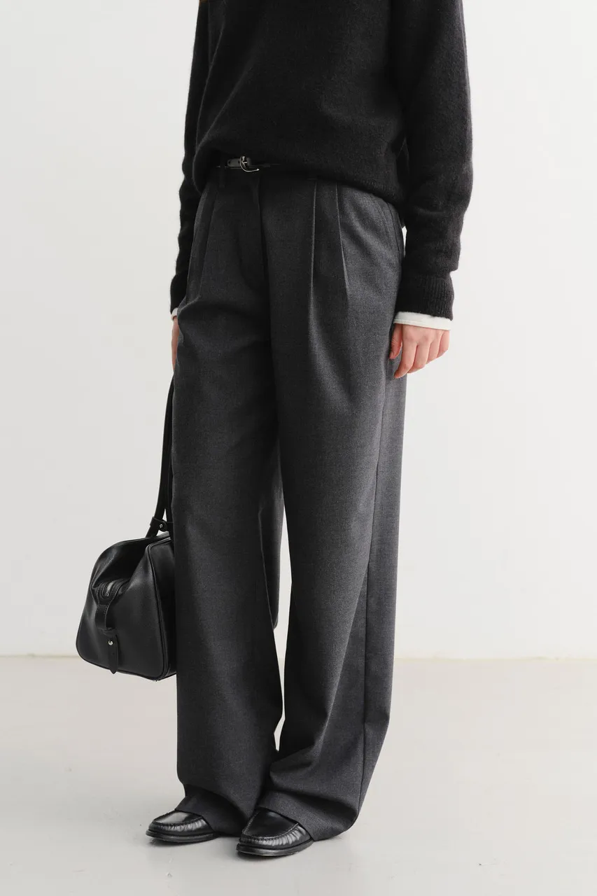 Double-Pleated Casual Trousers