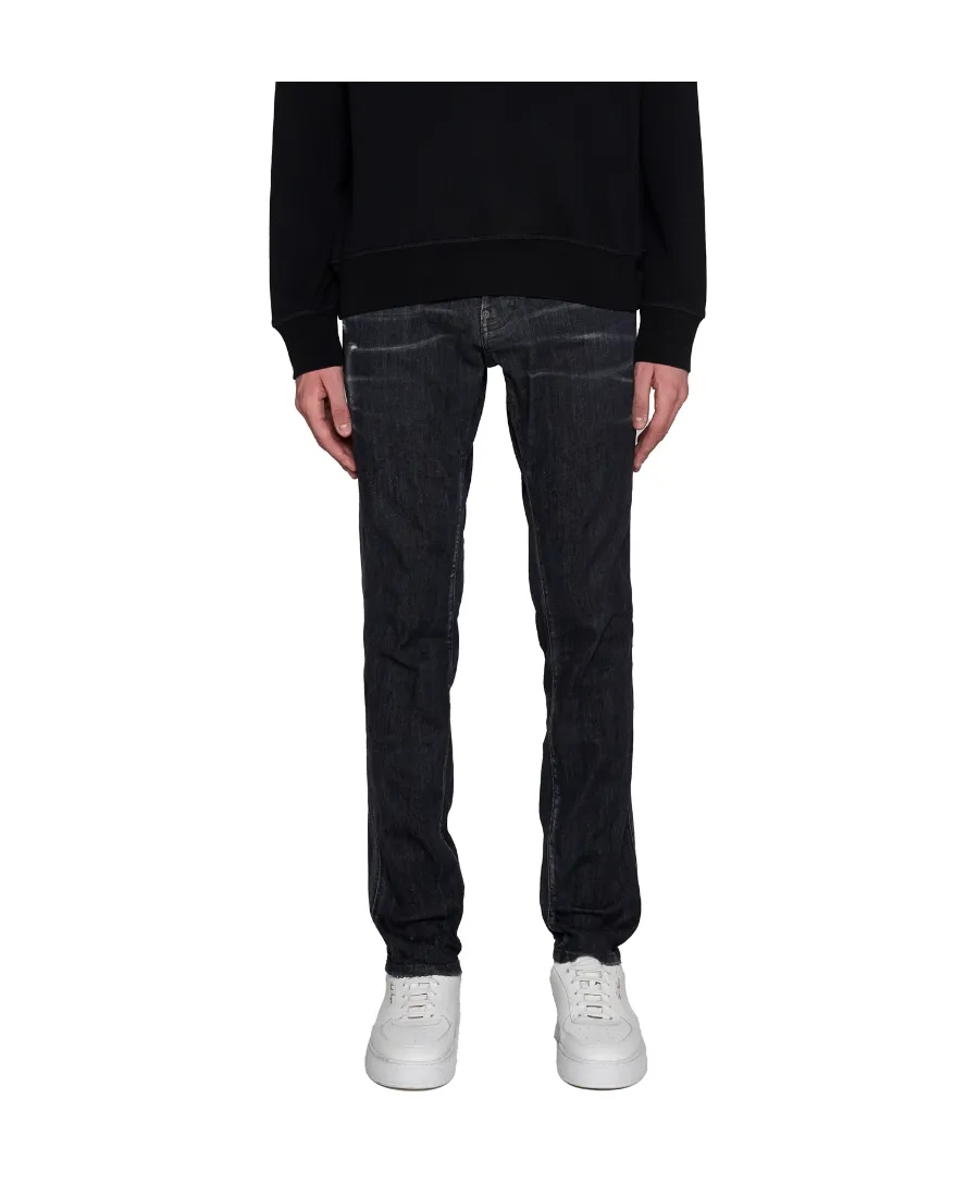 Distressed Straight Leg Jeans
