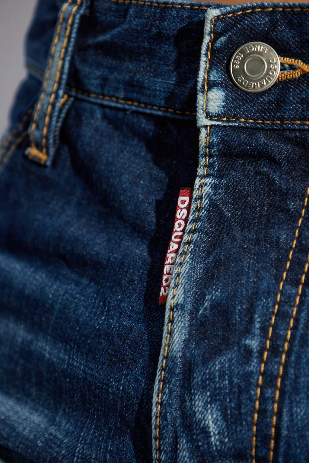 Whiskering-Effect Distressed Jeans