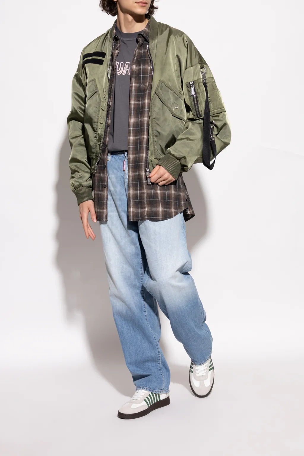 Round Toe Low-Top Sneakers
