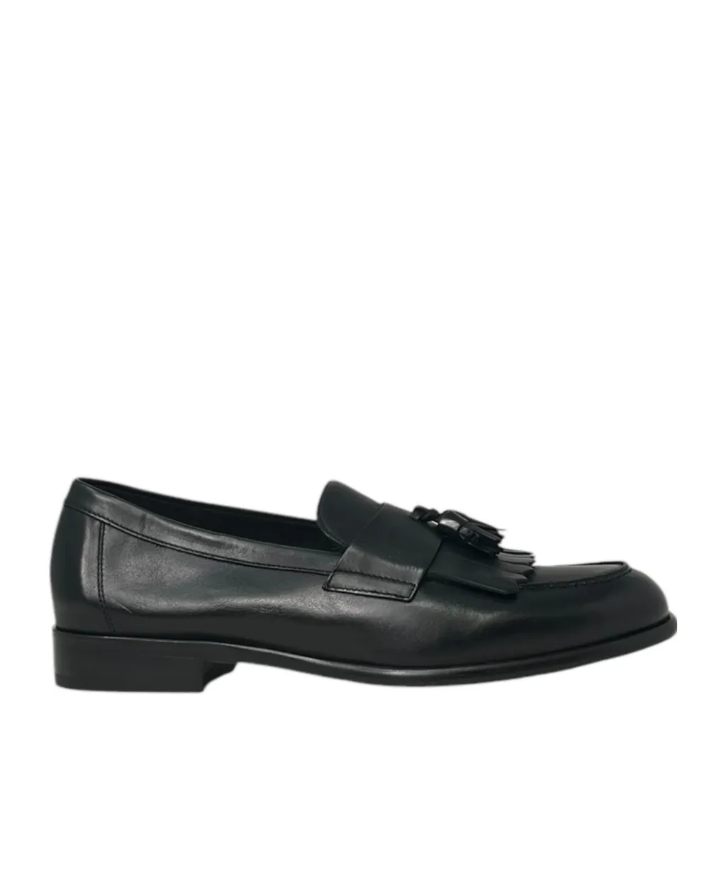 Tassel-Detail Fringed Loafers