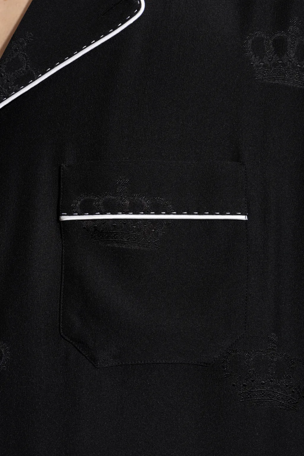 Contrast-Stitch Long-Sleeved Pajamas Top