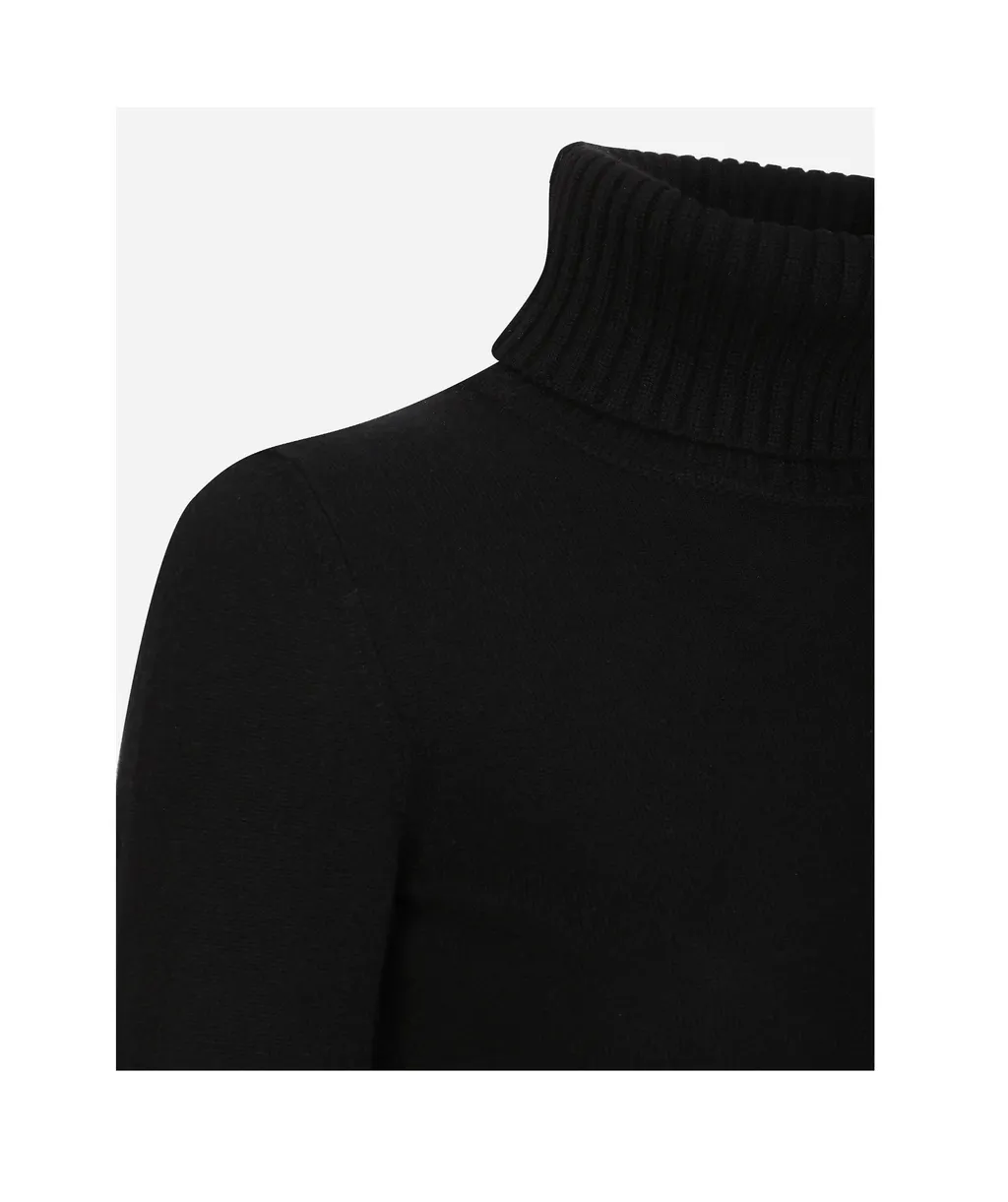 Turtle Neck Knitted Sweater