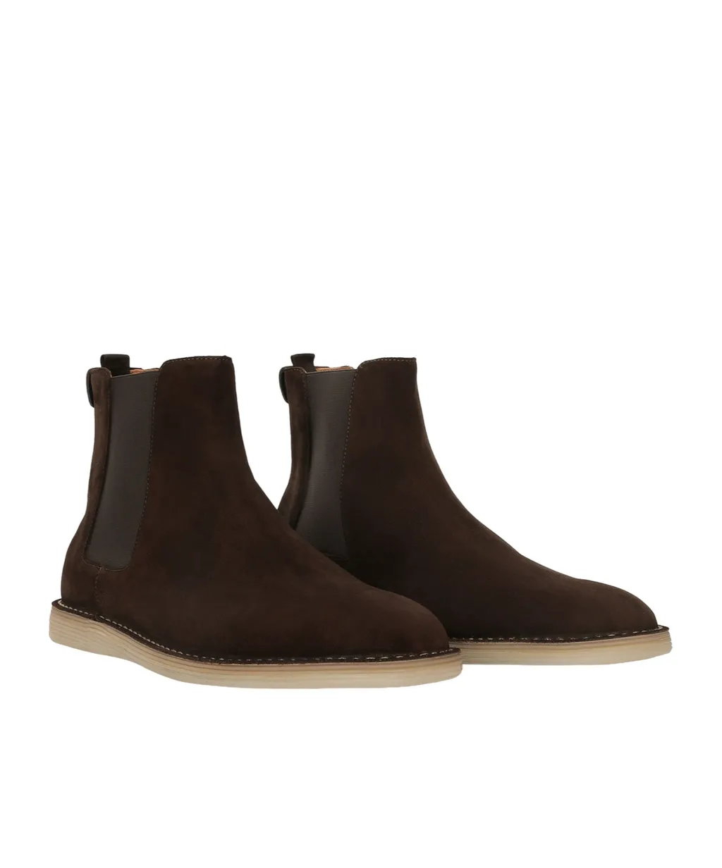 Round Toe Chelsea Boots