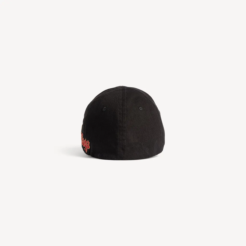 Gothic Placement No Closure Cap