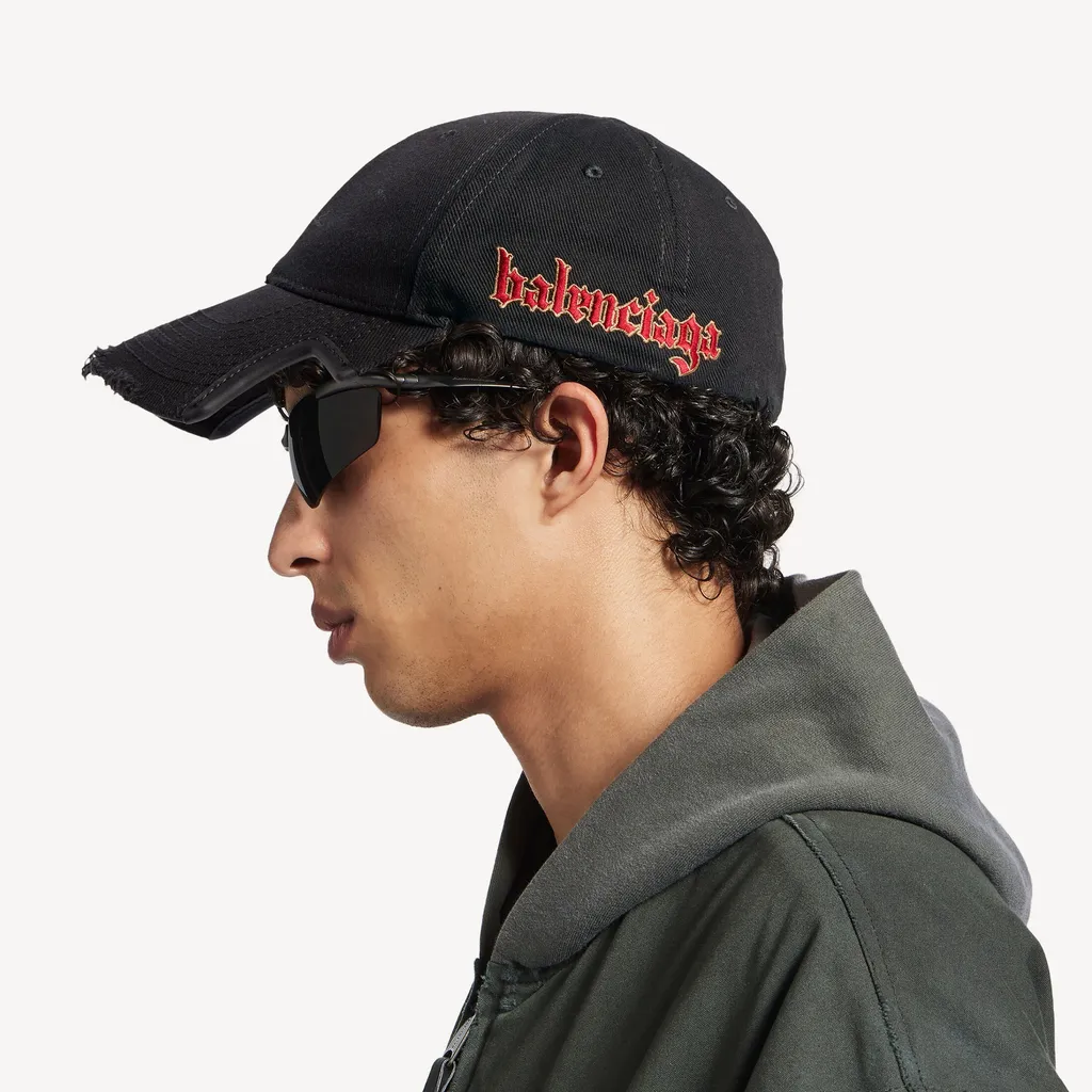 Gothic Placement No Closure Cap