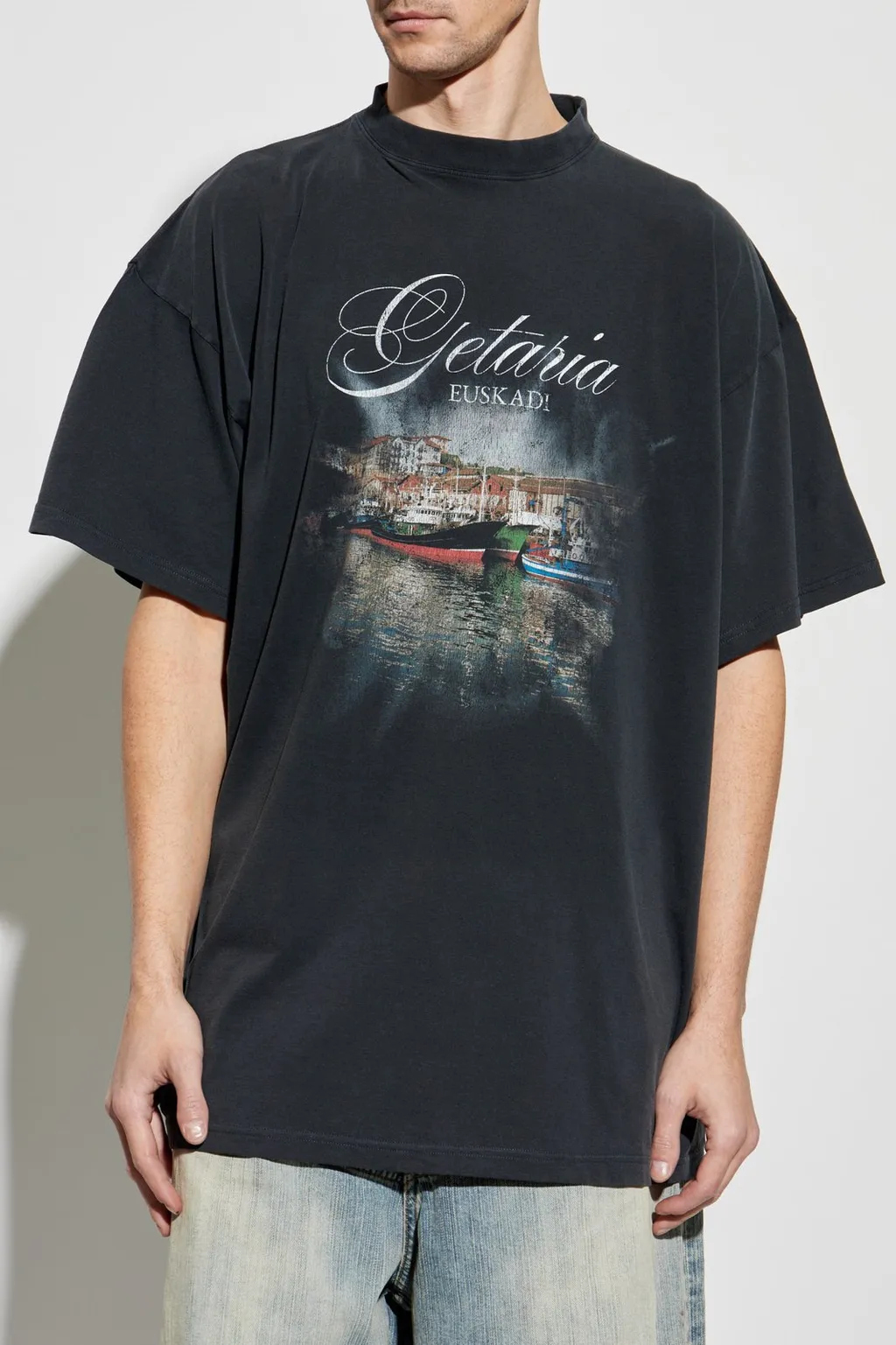 Getaria Graphic Printed Oversized T-Shirt