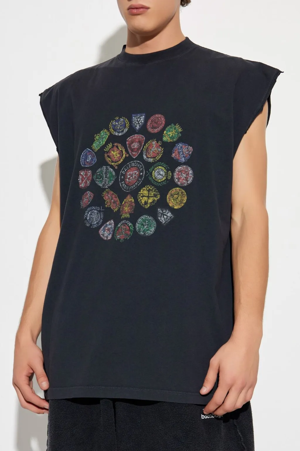 Spiral Crest Sleeveless T-Shirt