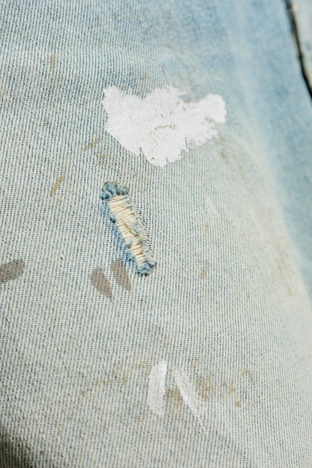 Distressed Regular Fit Jeans