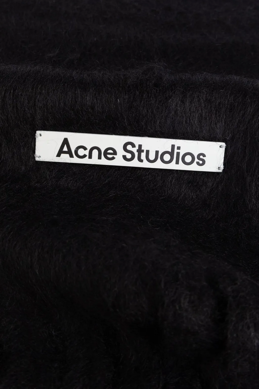 Logo Patch Fringed Scarf