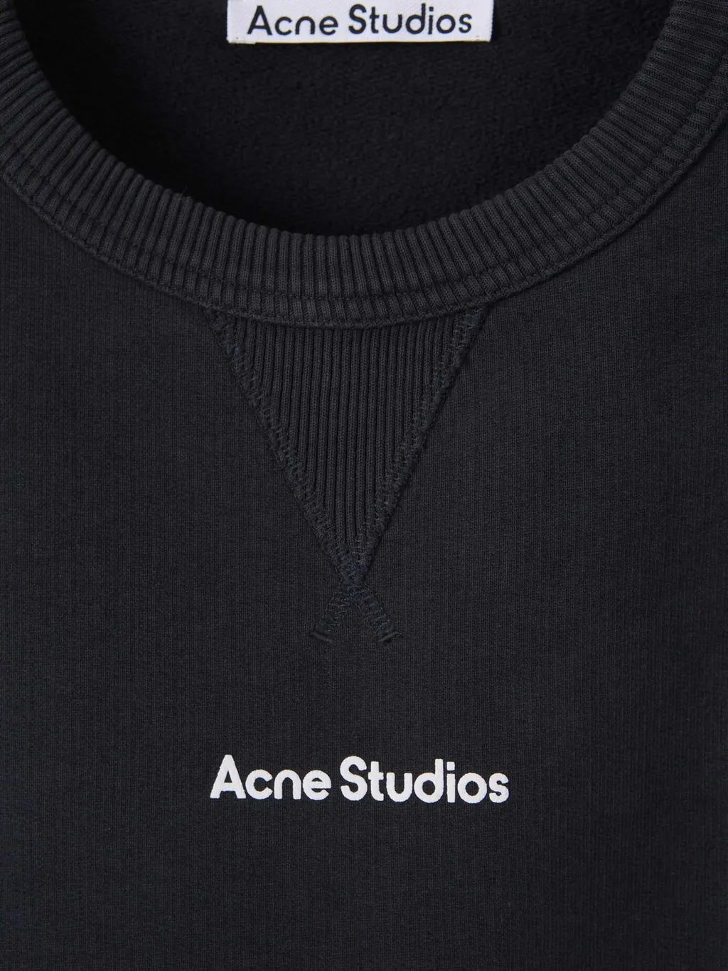 Logo Printed Long-Sleeved Sweatshirt