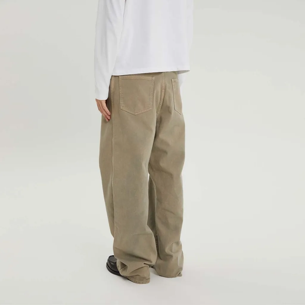 Wide-Leg Jeans