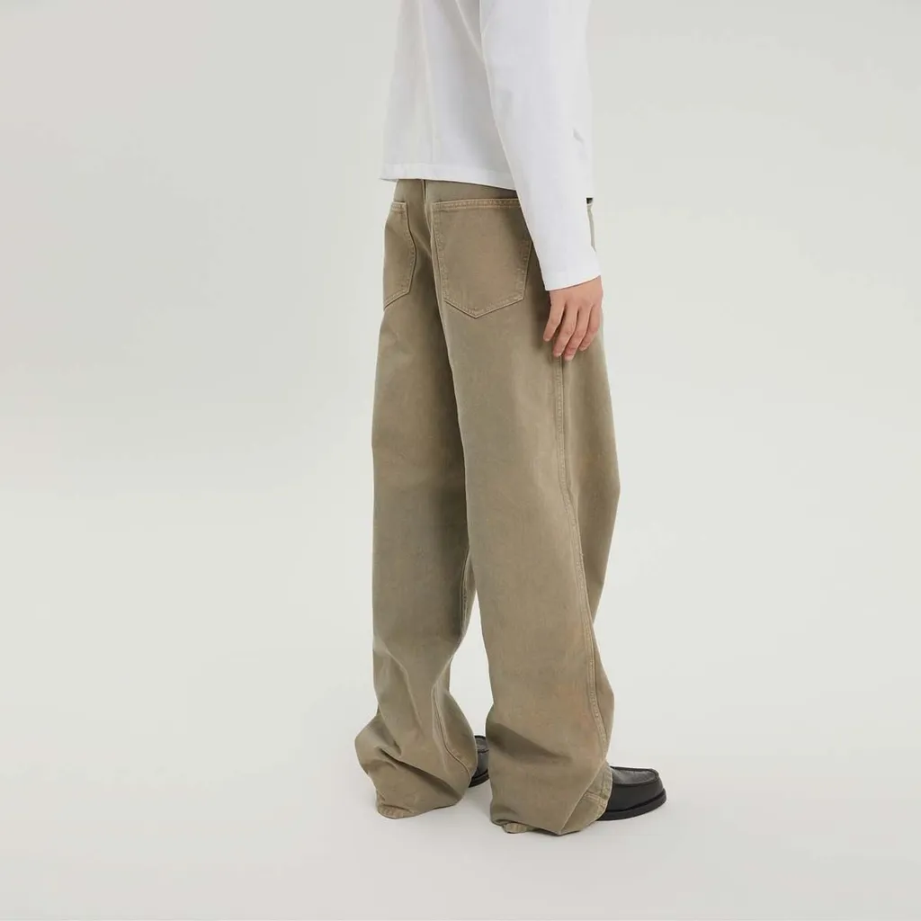 Wide-Leg Jeans