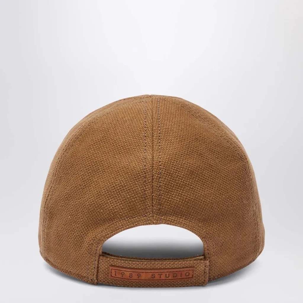 Structured Cap