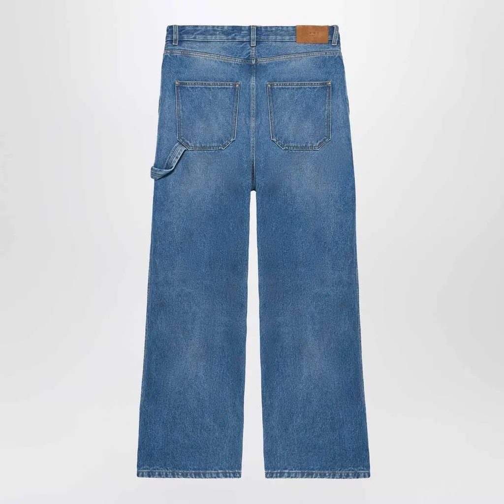 Wide-Leg Jeans