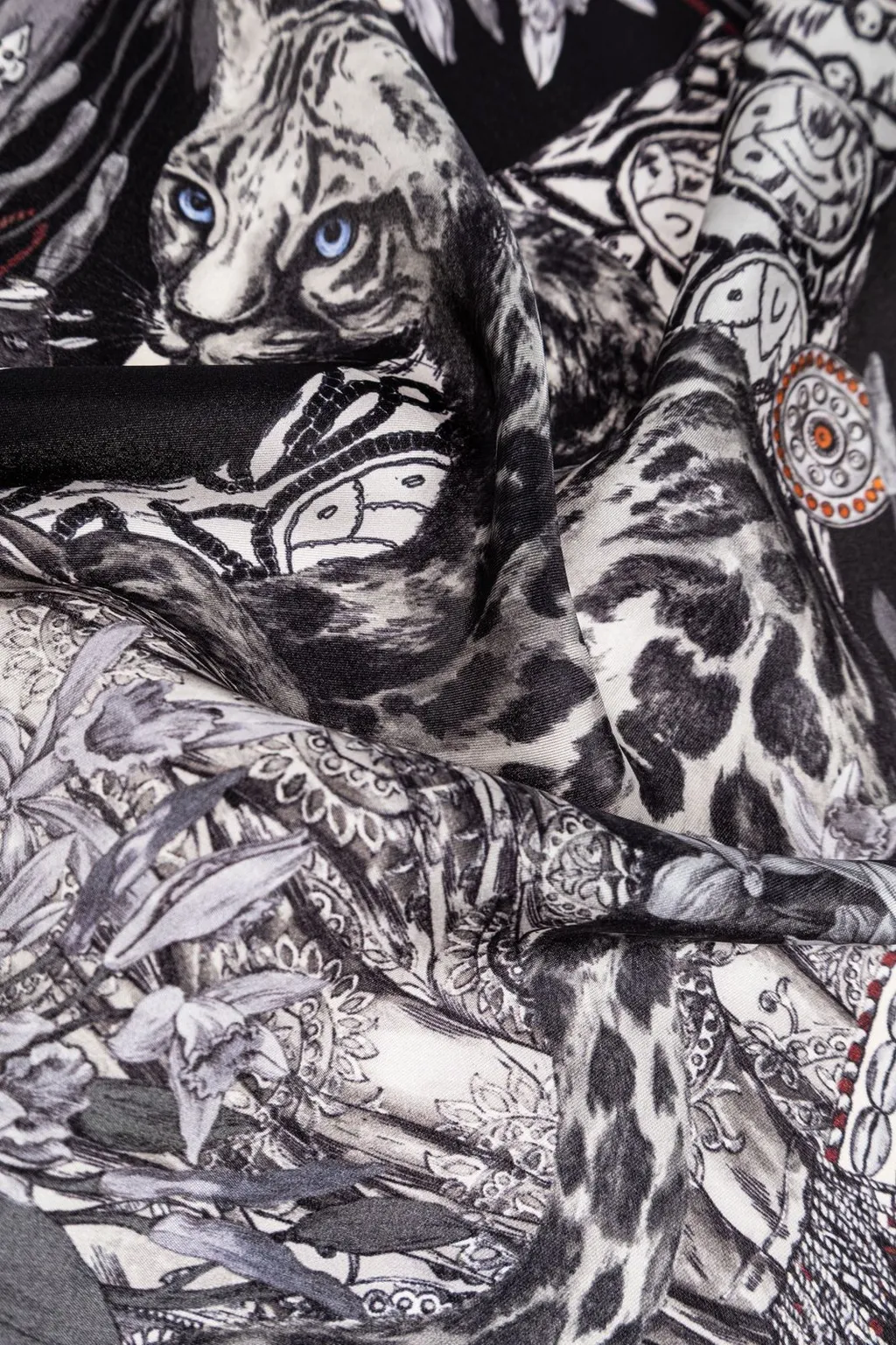 Placed Leopard Printed Pocket Square