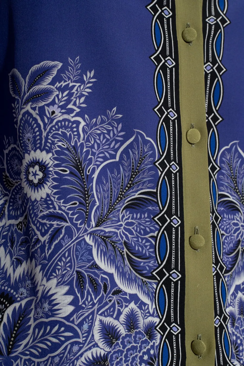 Bandana Print Long-Sleeved Shirt