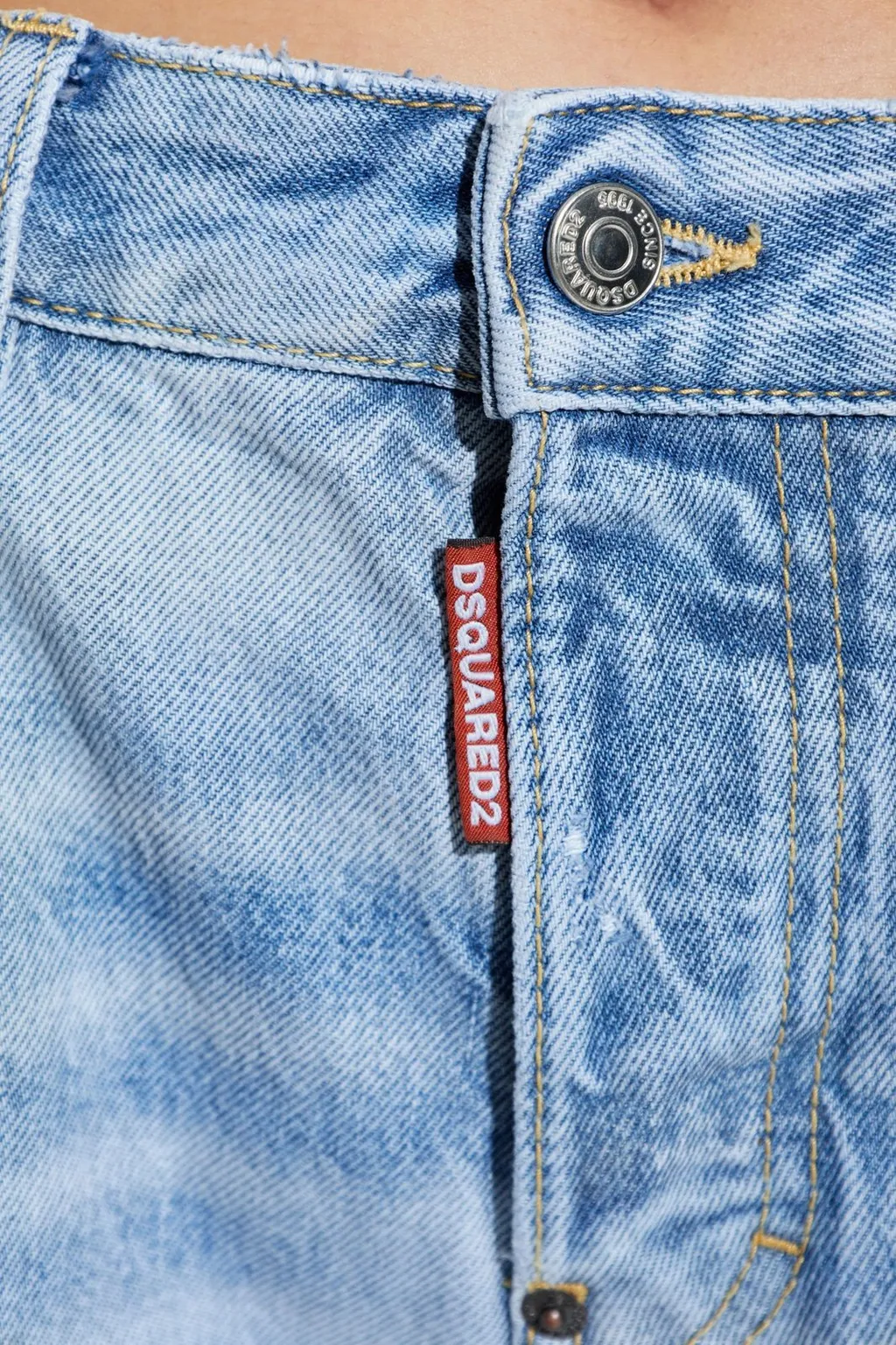 Light Diagonale Wash D2 Twisted Distressed Jeans