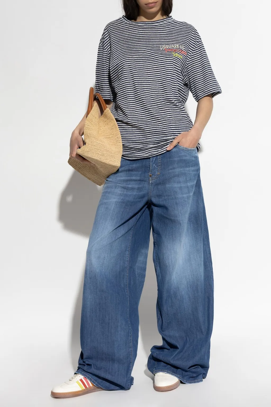 Summer Lovers Medium Wash Traveller Jeans