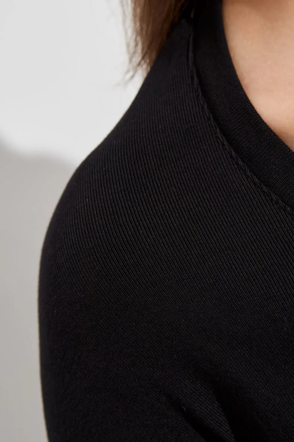 Crewneck Long-Sleeved T-Shirt