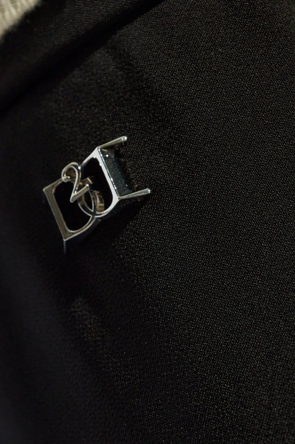 Logo-Plaque Pleated Trousers