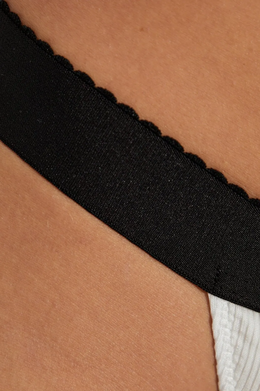Logo Detailed Thongs