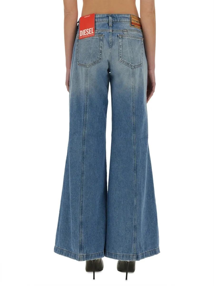 D-Akii Flared Jeans