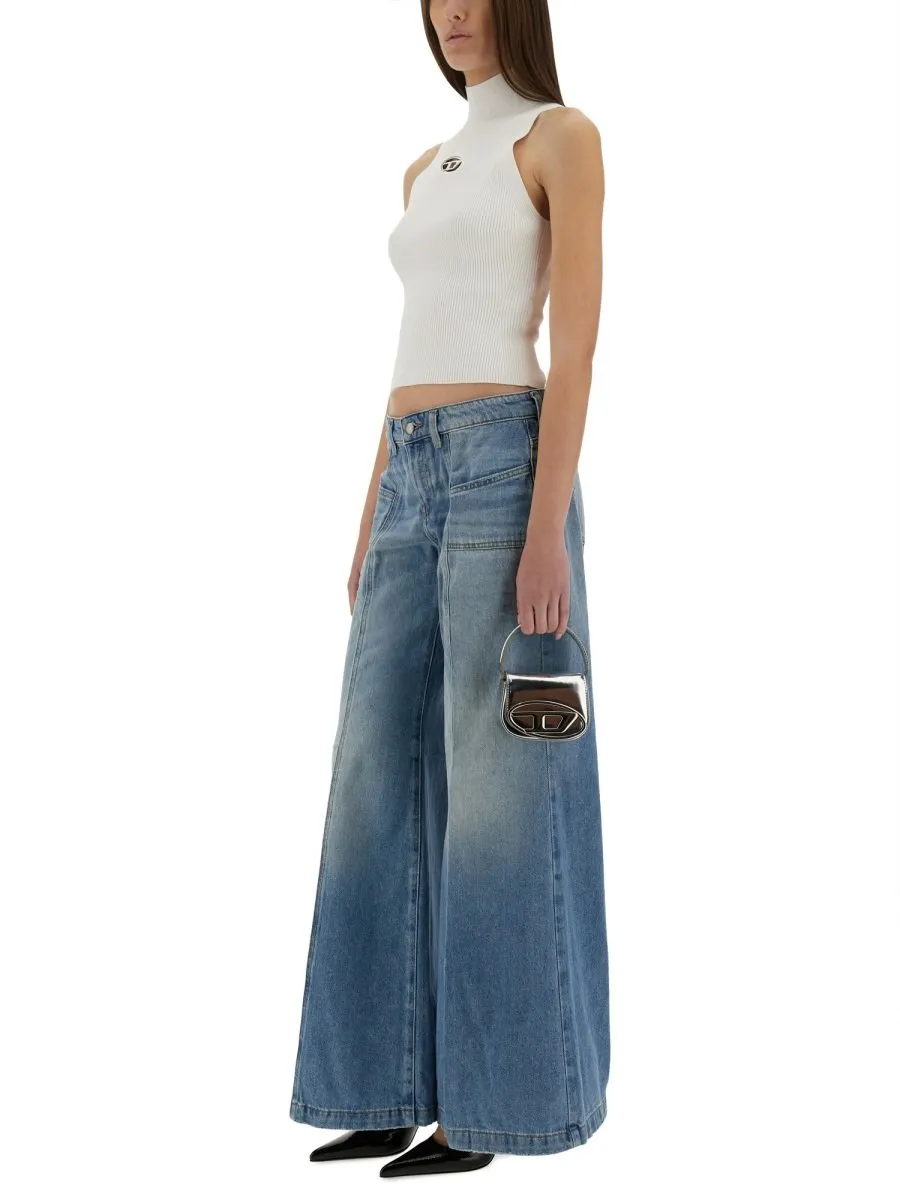 D-Akii Flared Jeans