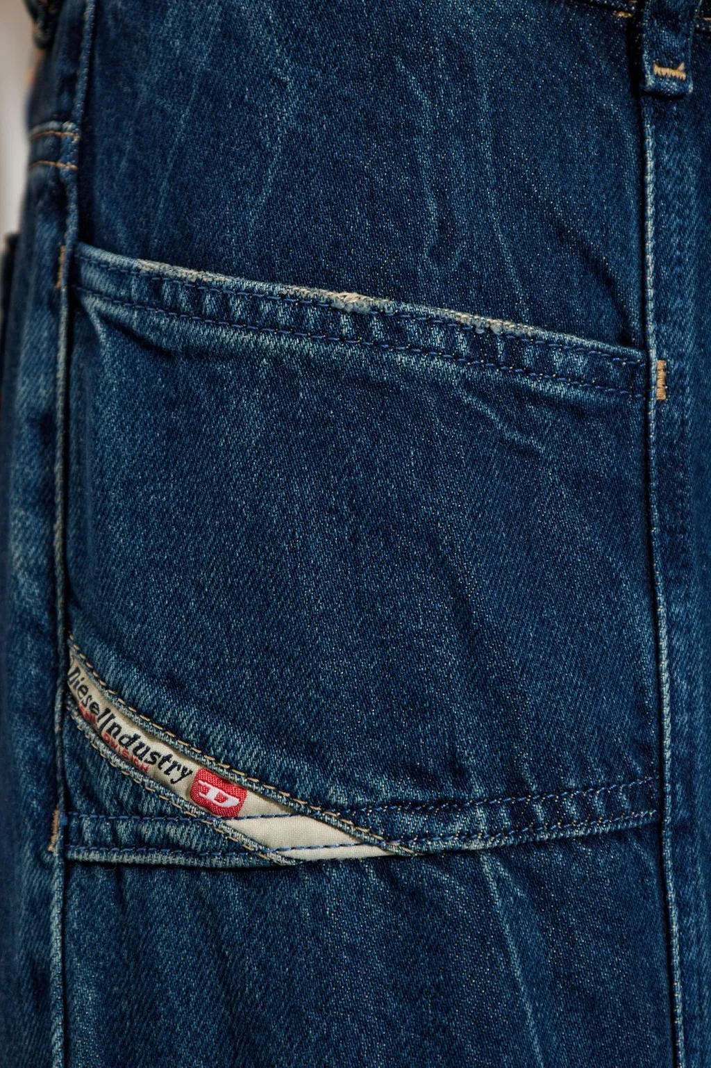 D-Akii Flare Jeans
