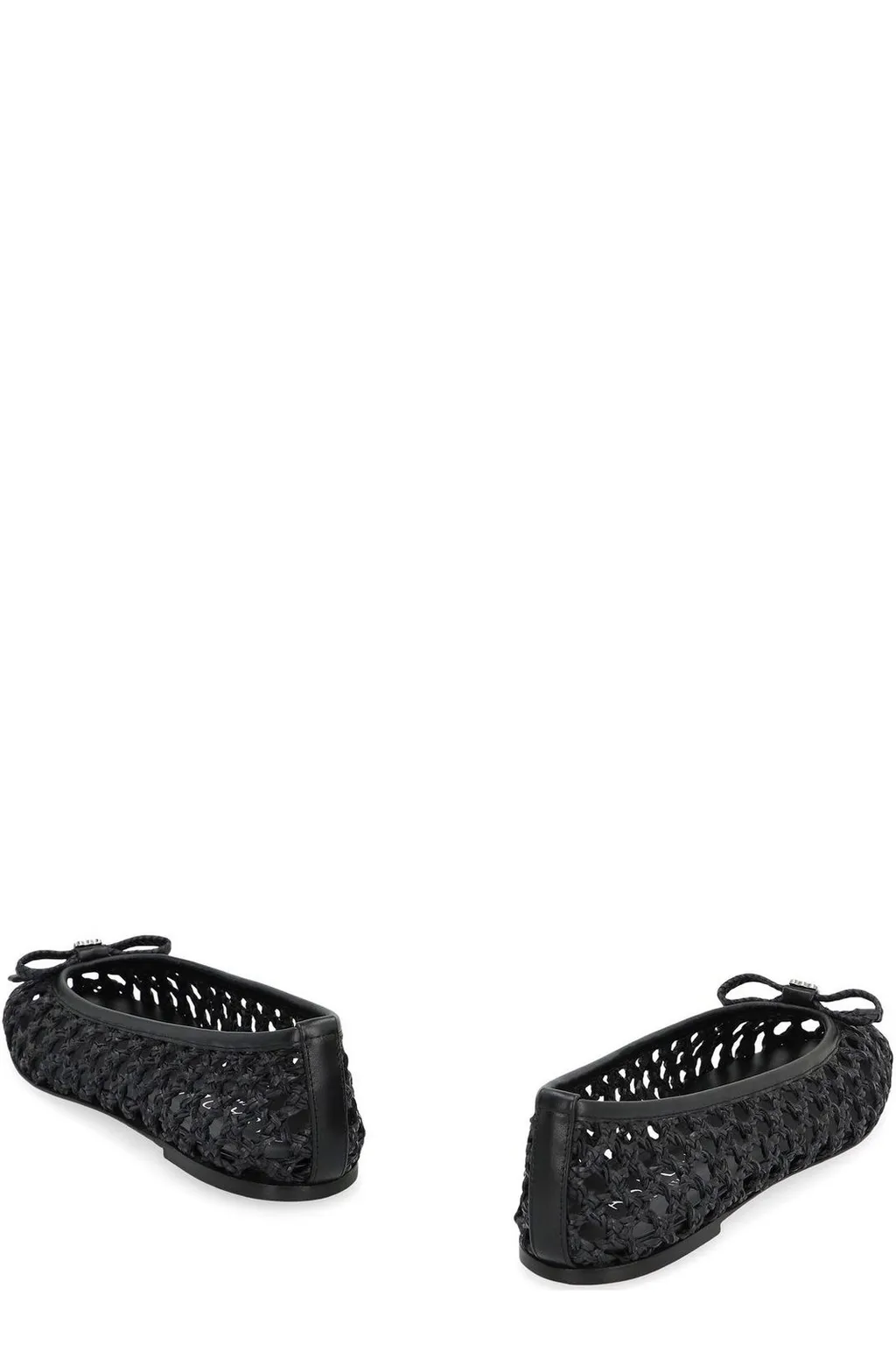 Interwovened Round Toe Flat Shoes