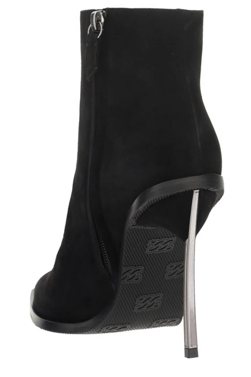 Pointed-Toe Zipped Boots