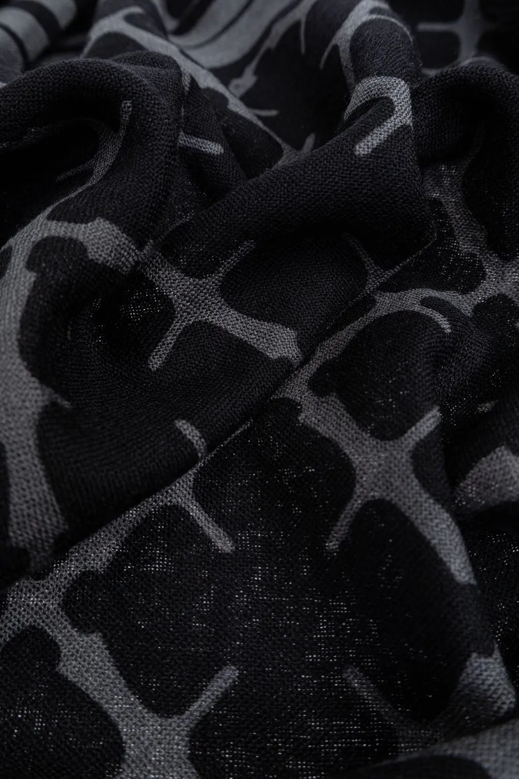 Cornelis Fringed Edge Scarf