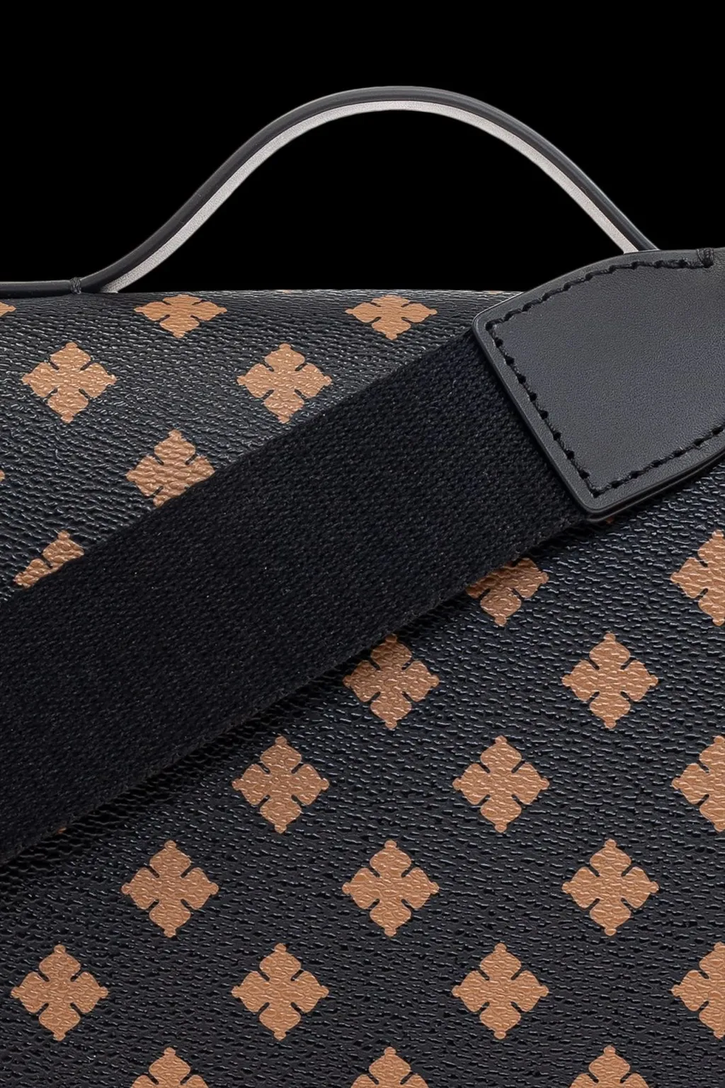 Leonna Shoulder Bag
