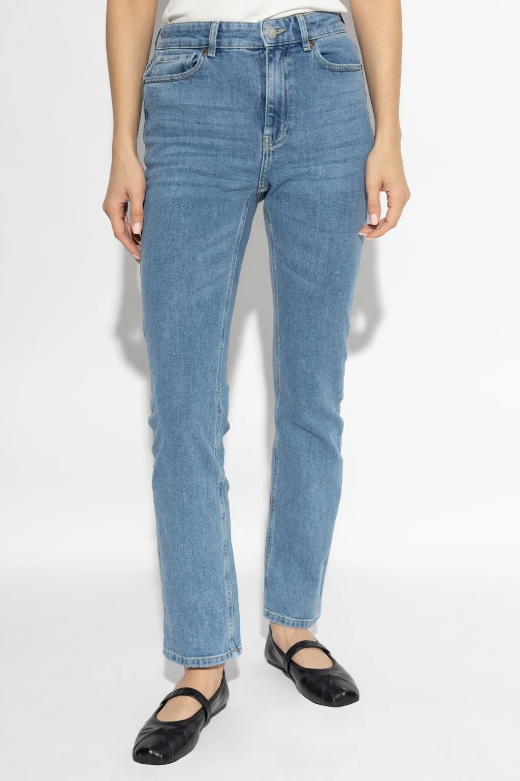 Classic Fit Jeans
