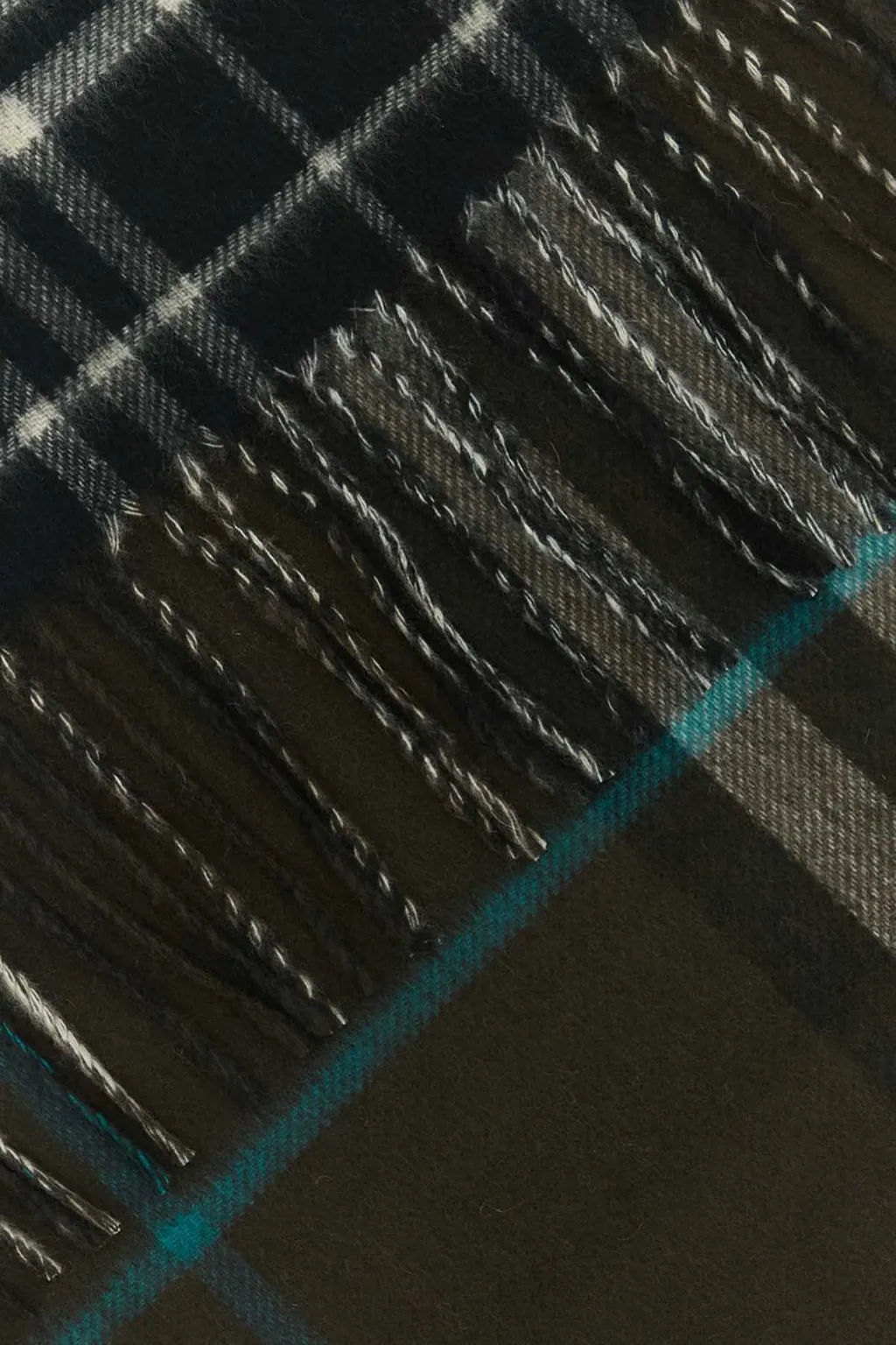 Reversible Contrast Check Fringed Scarf