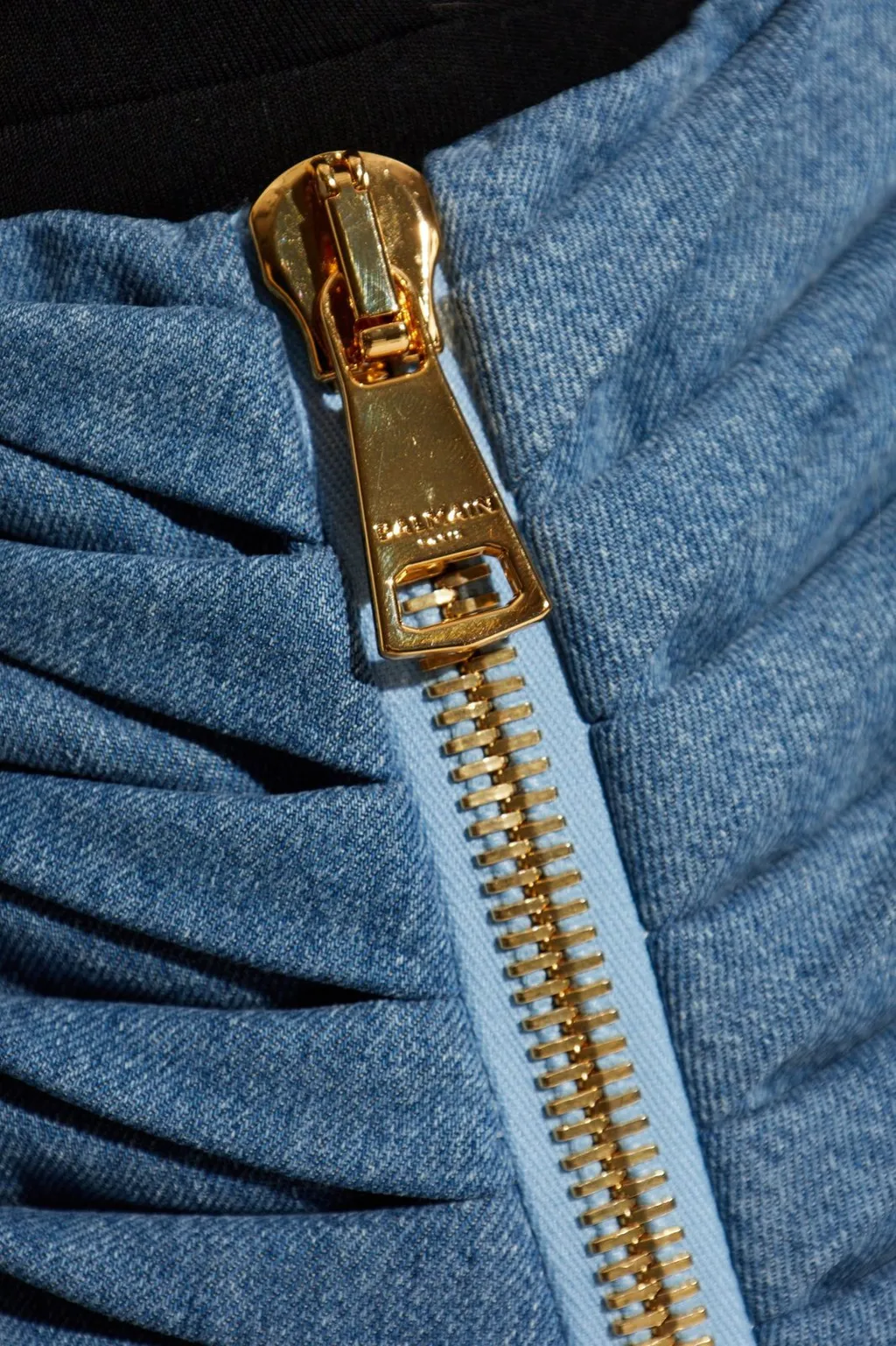 Dart Detailed Zip-Up Denim Skirt