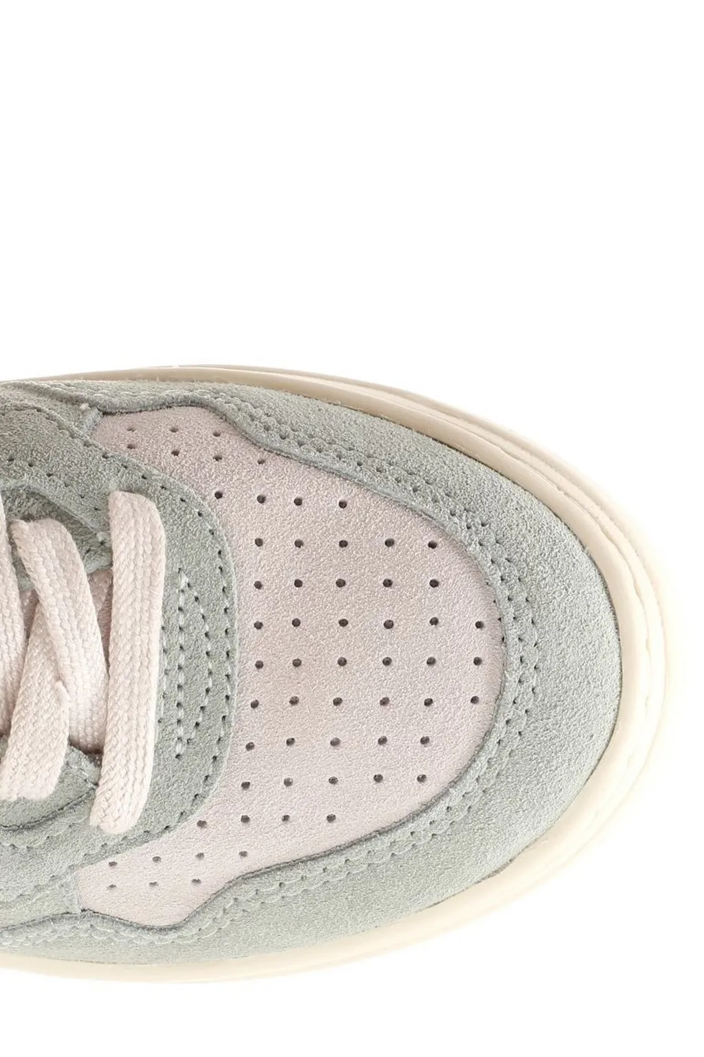 Medalist Low Sneakers