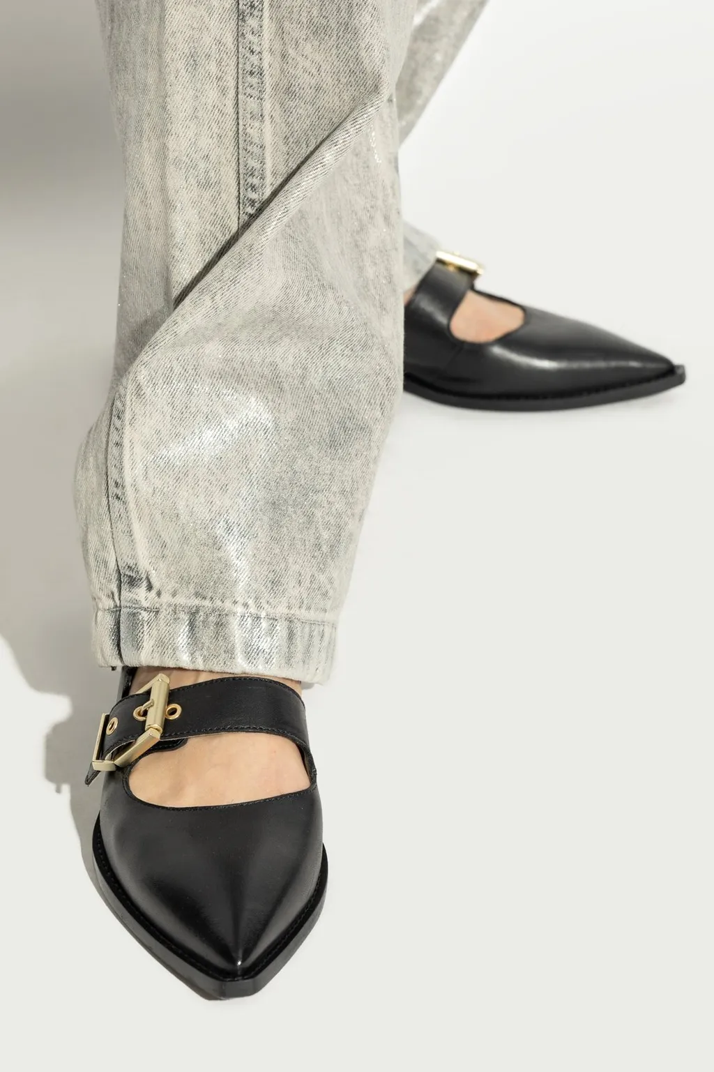 Buckle Detail Flat Shoes