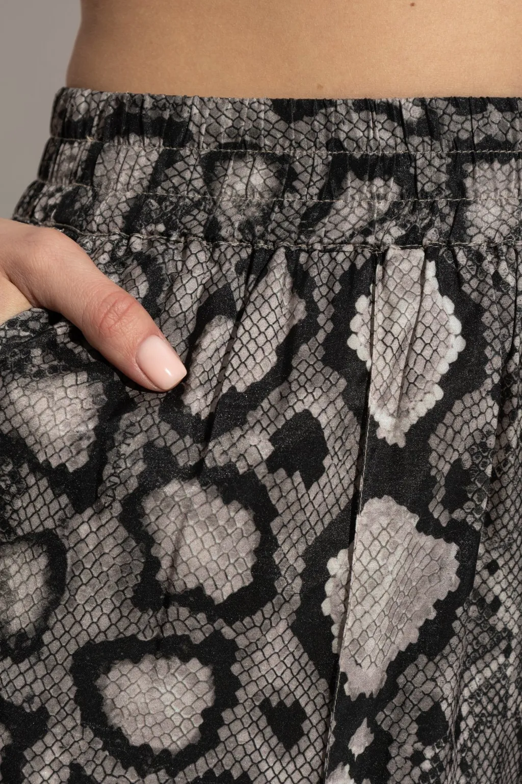 Relaxed Fit Patterned Pants