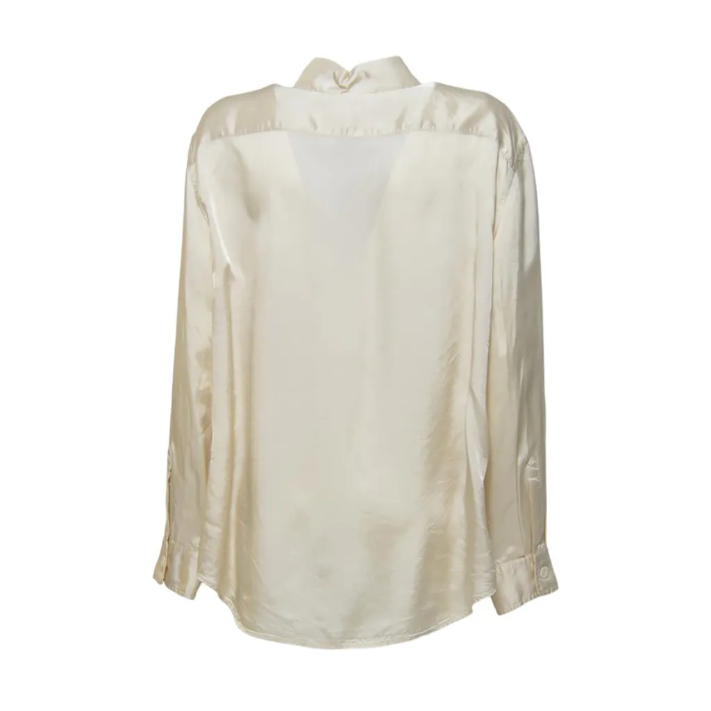 Long-Sleeved Curved Hem Shirt