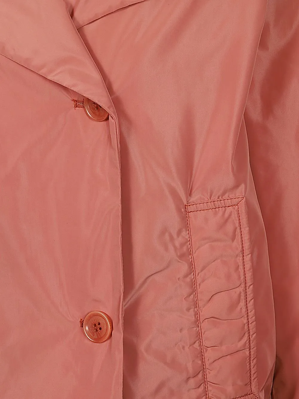 Wide-Collar Buttoned Jacket