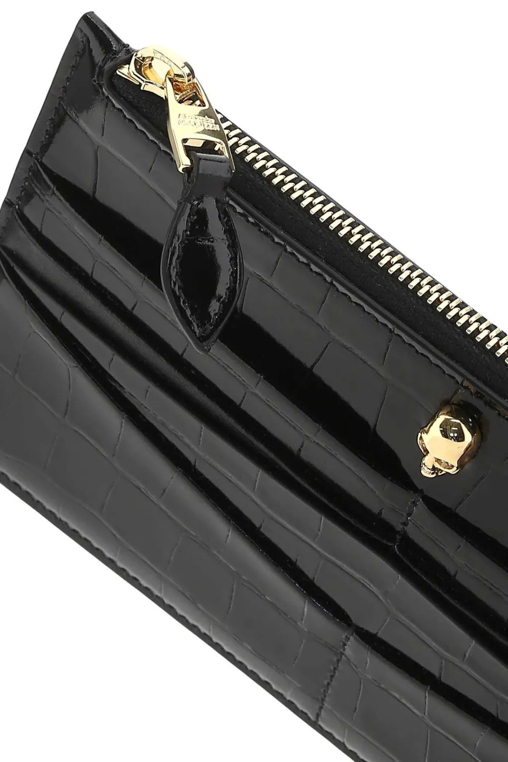 Skull Embossed Zipped Wallet