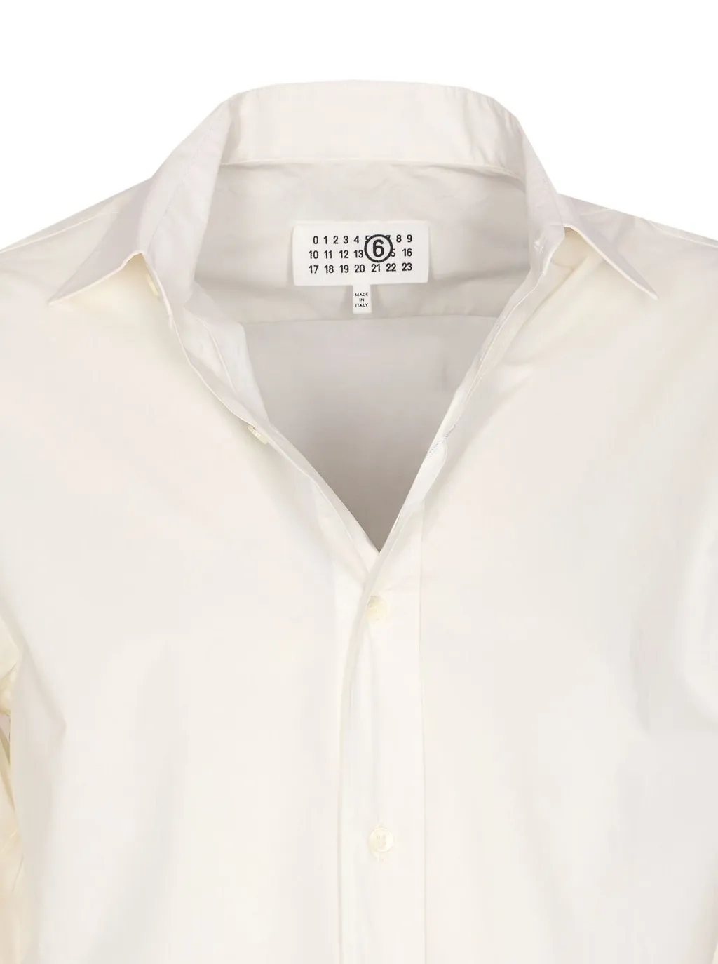 Long-Sleeved Buttoned Shirt