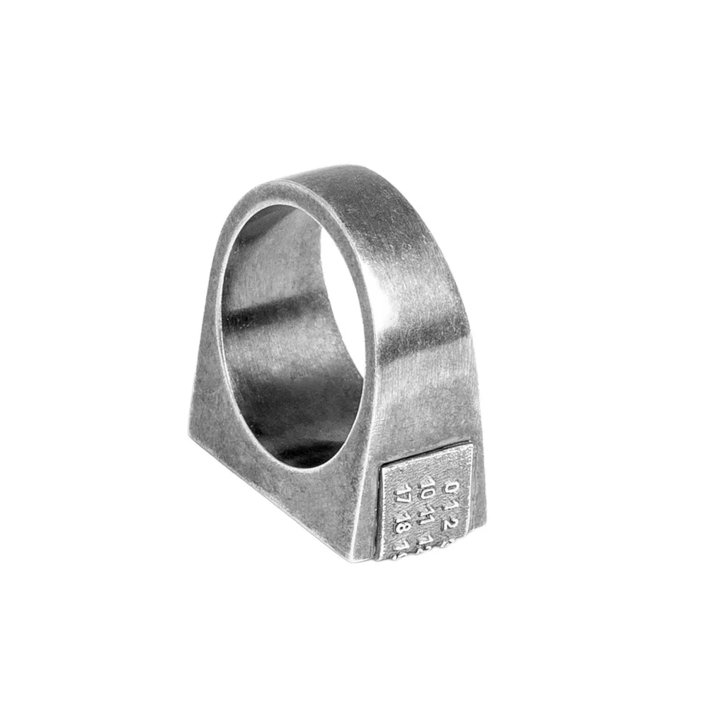 Logo Engraved Numbers-Motif Ring